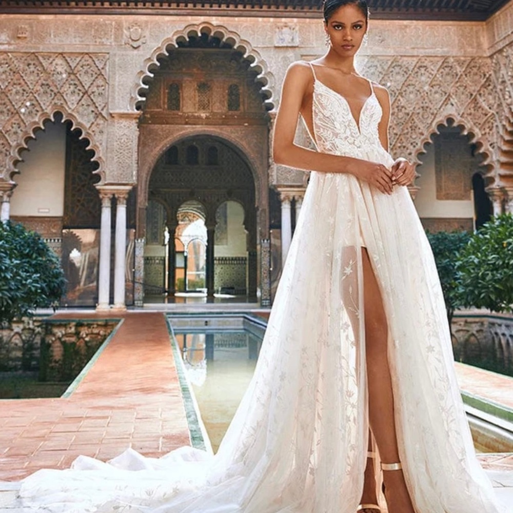 Pronovias Privee Nahal Gown